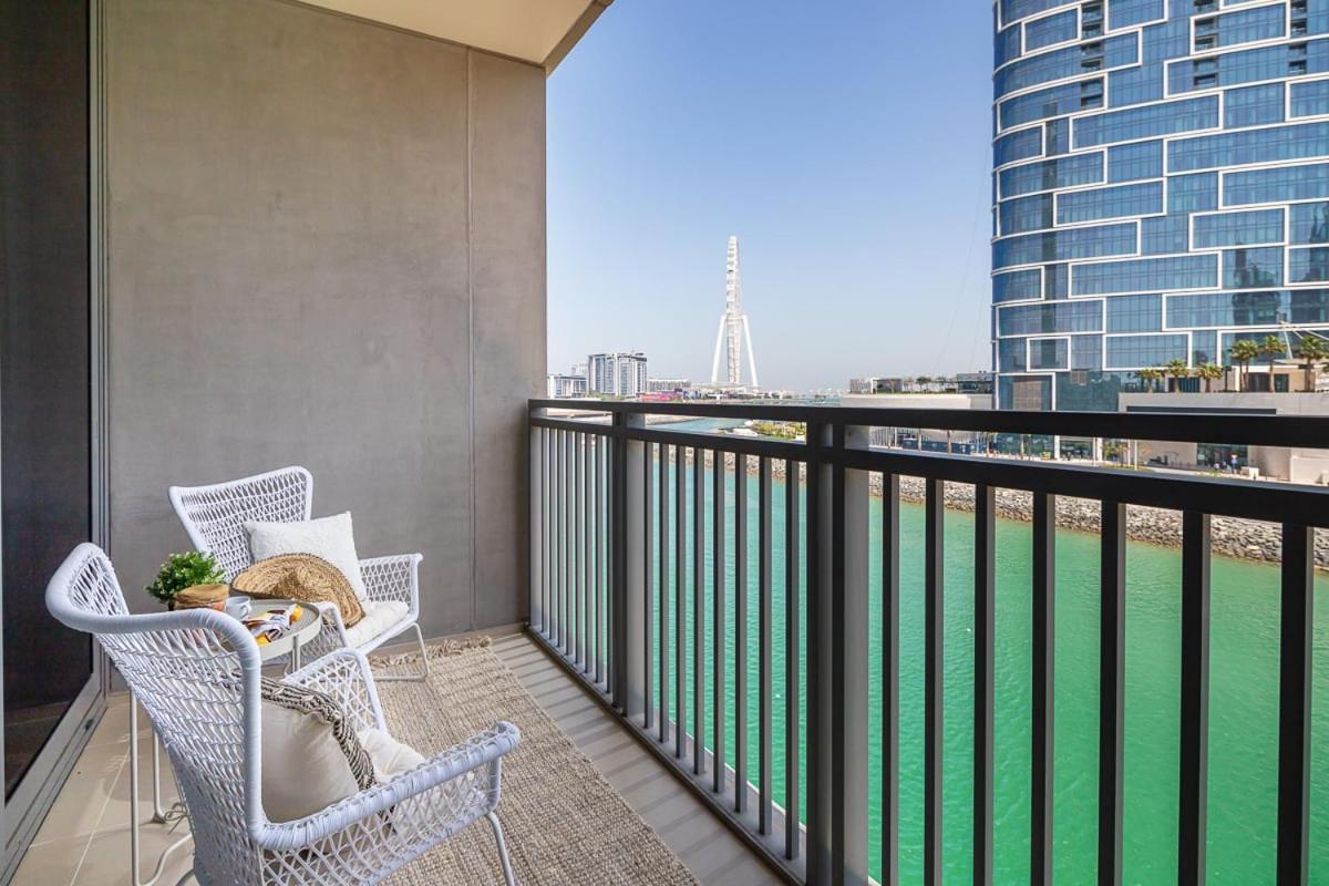 Frank Porter - 5242 Emaar Tower *